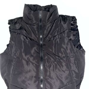 Women's Black Croppes Puffer Vest